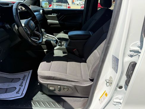 Used 2023 Chevrolet Colorado LT w/ LT Convenience Package II AWD/4WD image 11