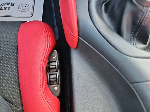 Used 2024 Nissan Z Performance w/ Floor Mat Package image 31