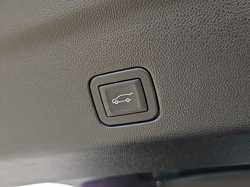 Used 2026 Chevrolet Tahoe High Country AWD/4WD image 31