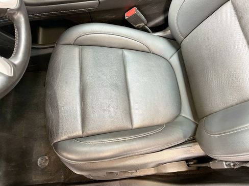 Used 2022 GMC Acadia SLT w/ Technology Package AWD/4WD image 20