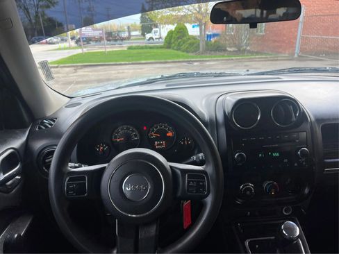 Used 2015 Jeep Patriot Sport FWD image 18