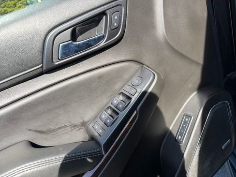 Used 2017 Chevrolet Suburban LT image 13