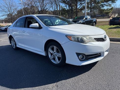 Used 2013 Toyota Camry SE image 6