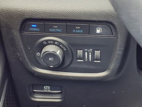 Used 2022 Jeep Grand Cherokee Limited 4xe image 18