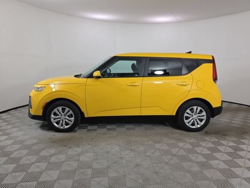 Used 2020 Kia Soul LX FWD image 4