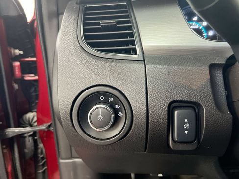Used 2014 Ford Taurus SEL FWD image 17