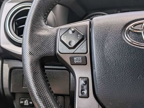 Used 2020 Toyota Tacoma TRD Off-Road w/ Technology Package AWD/4WD image 27