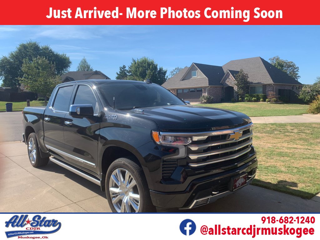 Used 2022 Chevrolet Silverado 1500 High Country w/ High Country Premium Package AWD/4WD image 1