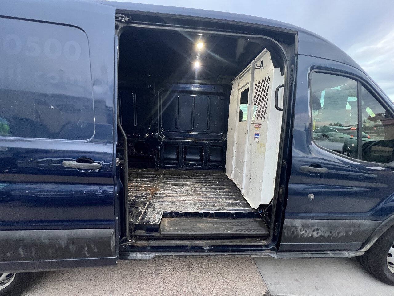 Used 2019 Ford Transit 250 148 Medium Roof RWD image 12