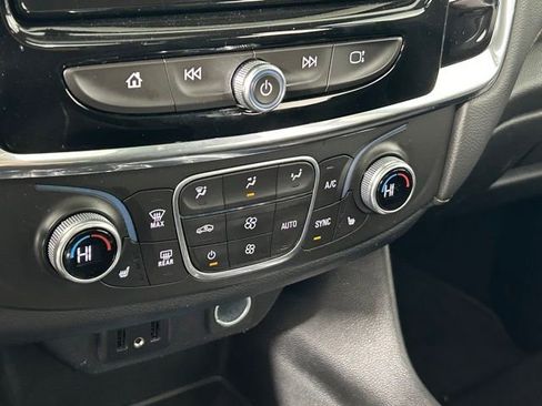 Used 2018 Chevrolet Traverse LT image 30