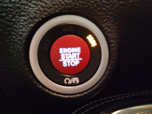 Used 2016 Dodge Challenger SRT Hellcat image 25