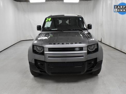 Used 2024 Land Rover Defender 90 X-Dynamic SE image 4