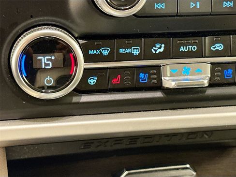 Used 2024 Ford Expedition Limited image 21