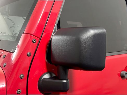 Used 2013 Jeep Wrangler Sport AWD/4WD image 12