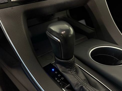 Used 2020 Toyota Avalon XSE image 21