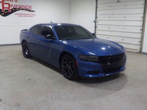 Used 2023 Dodge Charger SXT w/ Blacktop Package image 5