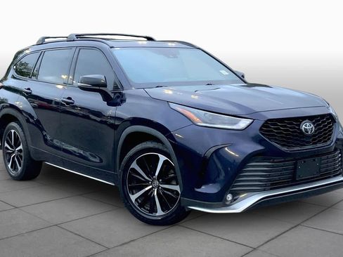 Used 2022 Toyota Highlander XSE FWD image 4