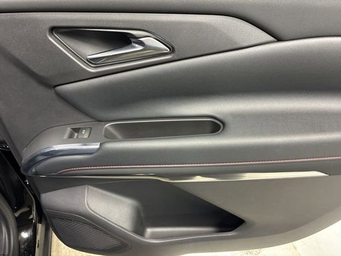 Used 2025 Chevrolet Traverse Z71 w/ Driver Confidence Package image 12