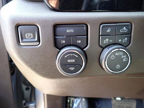 Used 2024 Chevrolet Silverado 1500 LT AWD/4WD image 14