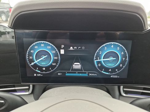 Used 2025 Hyundai Elantra SEL FWD image 19