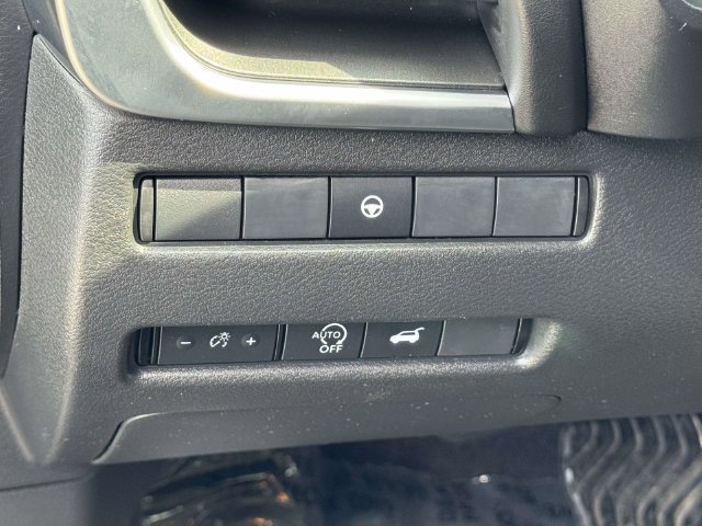 Used 2024 Nissan Rogue SV AWD/4WD image 21