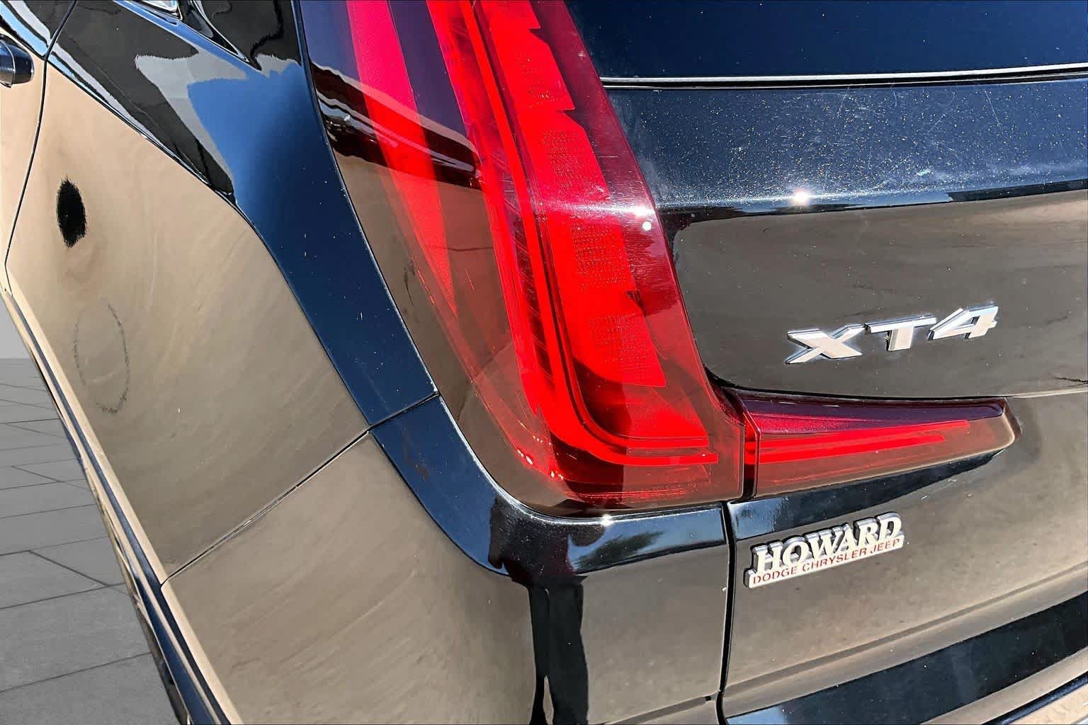 Used 2022 Cadillac XT4 Premium Luxury w/ LPO, ONYX Package FWD image 27