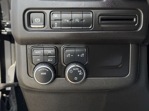 Used 2024 Chevrolet Tahoe LT image 23