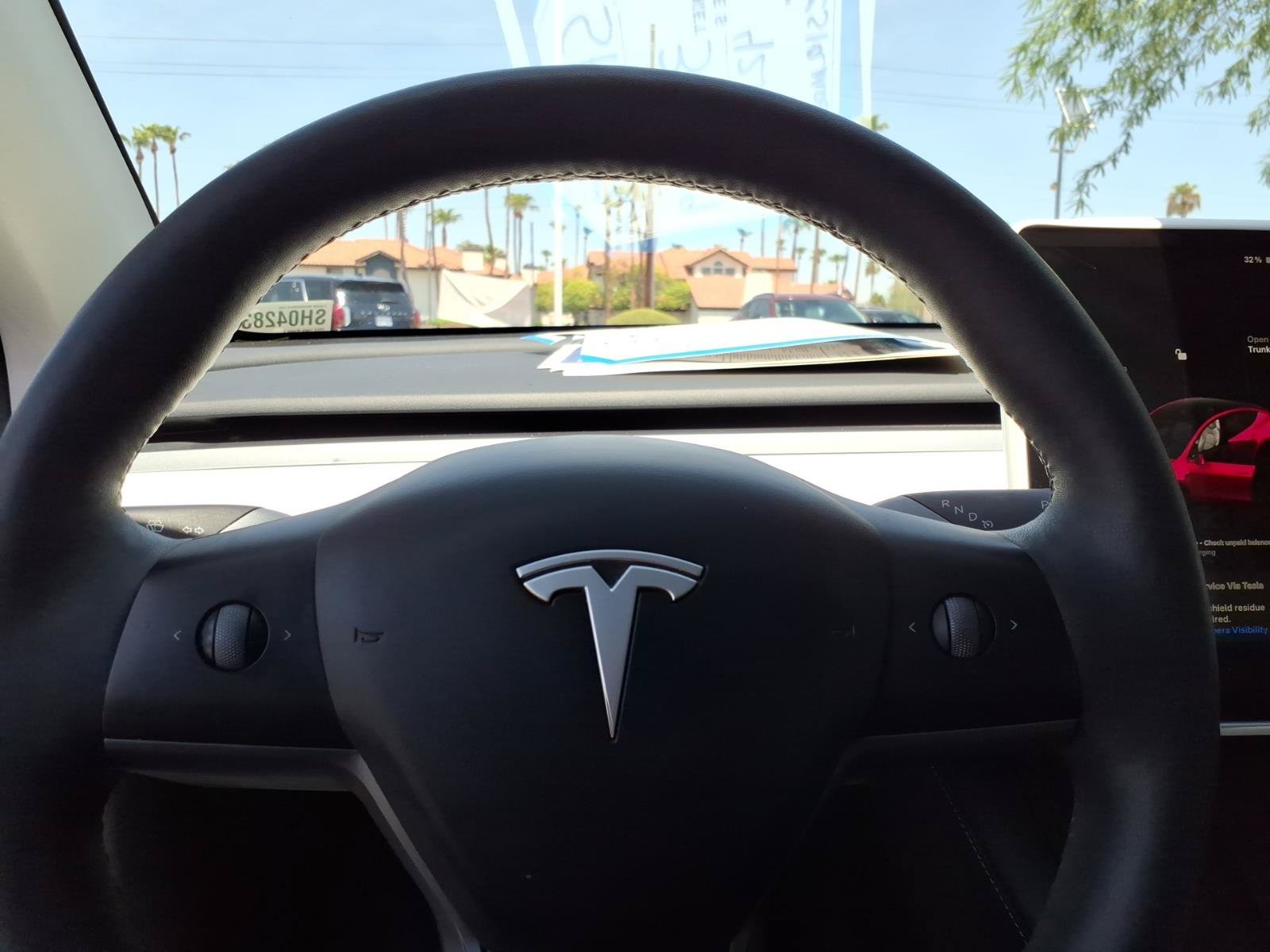 Used 2025 Tesla Model Y Long Range RWD image 28