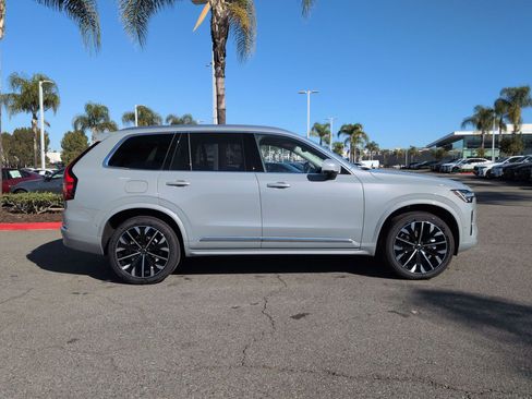 Used 2025 Volvo XC90 B5 Ultra w/ Protection Package Premier image 11