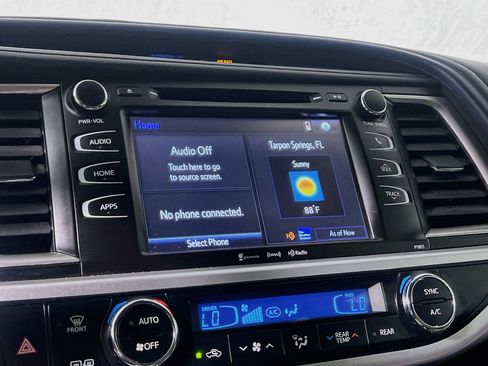 Used 2019 Toyota Highlander Plus FWD image 26