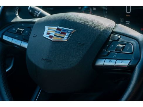 Used 2025 Cadillac XT4 Premium Luxury FWD image 29