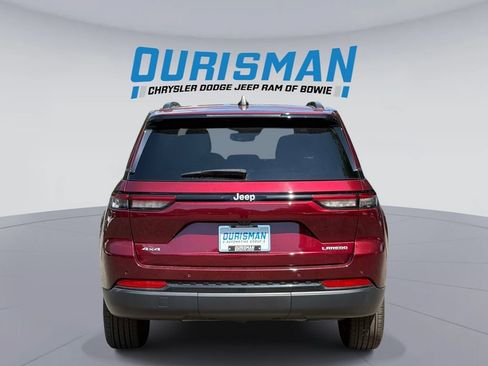 Used 2024 Jeep Grand Cherokee Laredo X AWD/4WD image 3