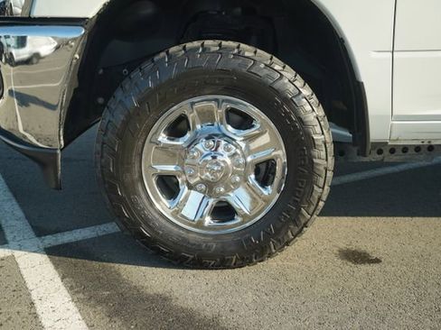 Used 2024 RAM 2500 Tradesman w/ Chrome Appearance Group image 11