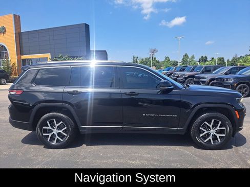 Certified 2023 Jeep Grand Cherokee L Limited w/ Luxury Tech Group II AWD/4WD image 3