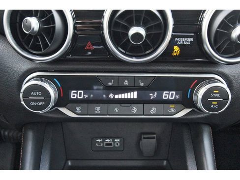 Used 2023 Nissan Sentra SR w/ SR Premium Package image 30