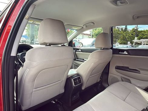 Used 2021 Kia Sportage LX AWD/4WD image 25