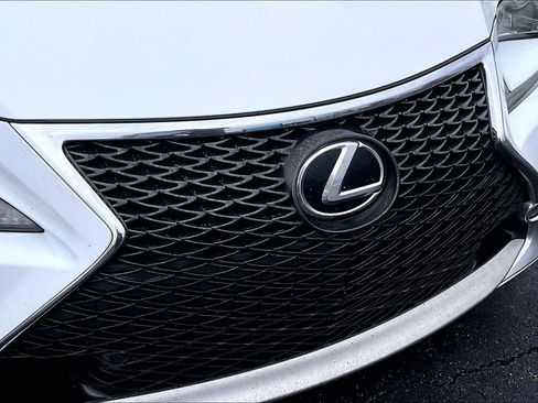 Used 2016 Lexus RC 200t image 30