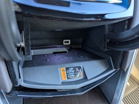 Used 2016 Cadillac XTS Premium image 22