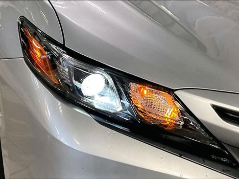 Used 2023 Toyota Camry SE image 33