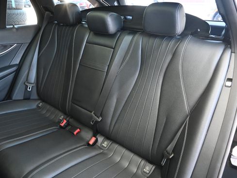 Used 2017 Mercedes-Benz E 400 4MATIC Wagon image 27