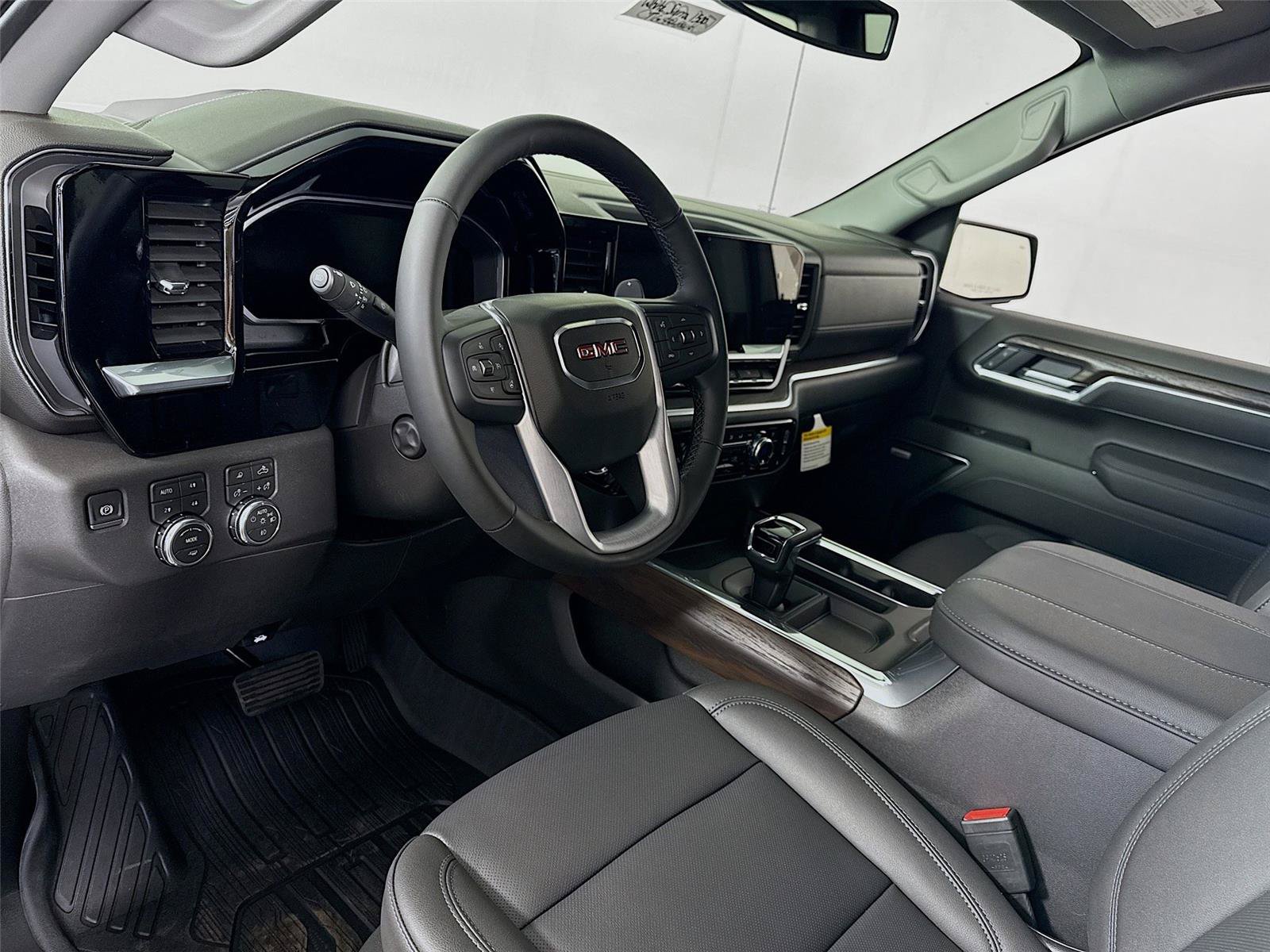New 2026 GMC Sierra 1500 SLT w/ SLT Premium Plus Package AWD/4WD image 3