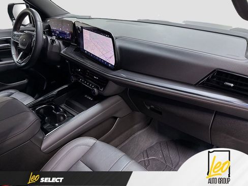 Used 2026 Chevrolet Suburban RST w/ Comfort Package AWD/4WD image 32
