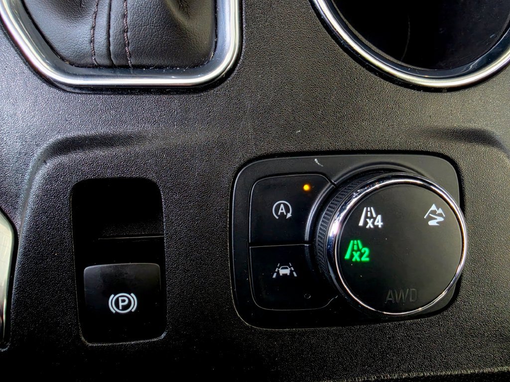 Used 2023 Chevrolet Traverse LT w/ LT Premium Package AWD/4WD image 47