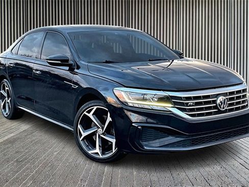 Used 2020 Volkswagen Passat 2.0T R-Line image 11