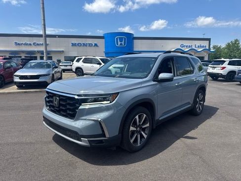 Used 2023 Honda Pilot Touring image 1