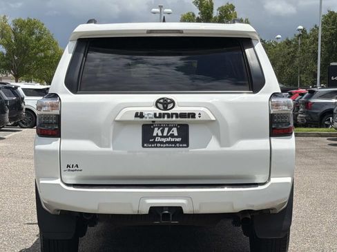 Used 2023 Toyota 4Runner SR5 Premium w/ Moonroof Package RWD image 5
