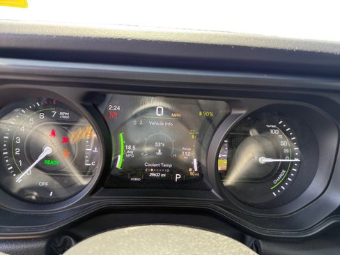 Used 2024 Jeep Wrangler Unlimited Sahara w/ Safety Group AWD/4WD image 11