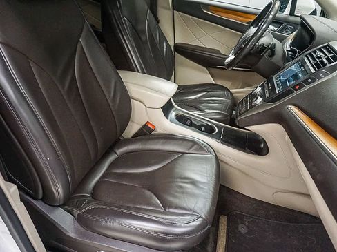 Used 2017 Lincoln MKC Select w/ Select Plus Package image 16