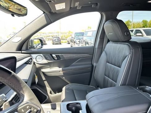 New 2026 Buick Enclave Avenir w/ Super Cruise Package AWD/4WD image 32