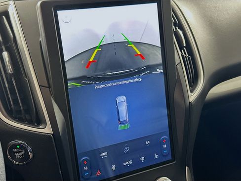 Used 2023 Ford Edge SEL image 22